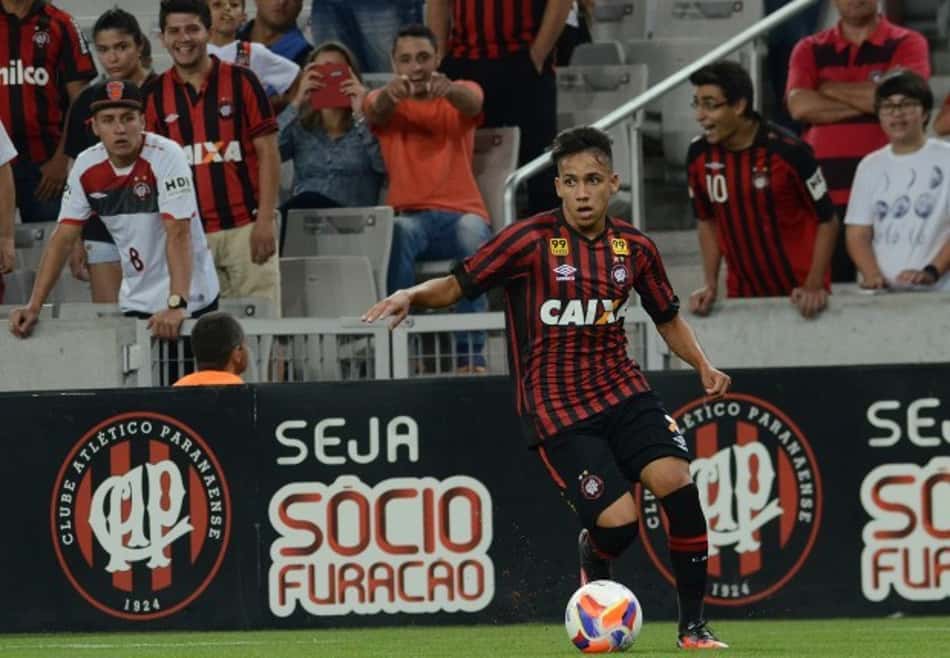Pelo Atlético-PR, Giovanny marca primeiro gol profissional: "Sensação diferente"