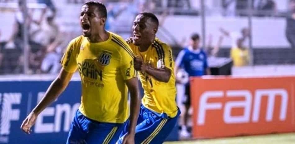 Lateral da Ponte exalta números e acredita em vitória sobre Corinthians