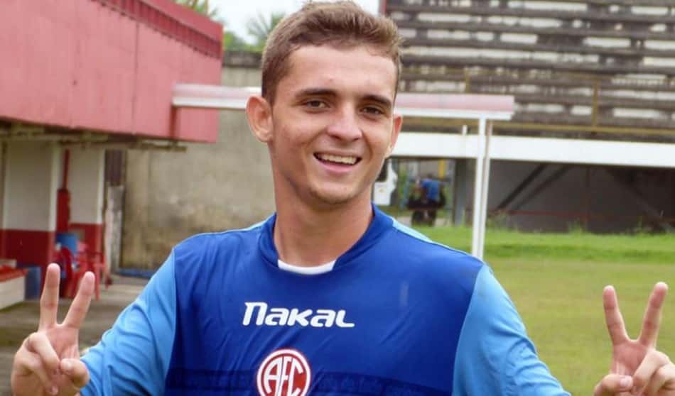 Titular contra o Tigres, Russo espera ser mantido contra o Bonsucesso