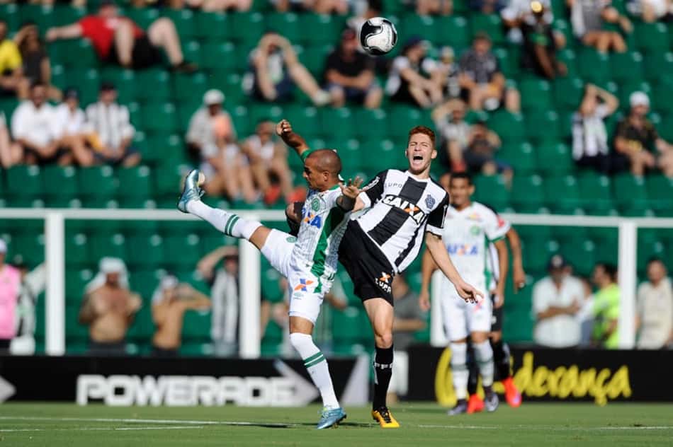 Em clássico quente, Figueirense e Chapecoense ficam no empate