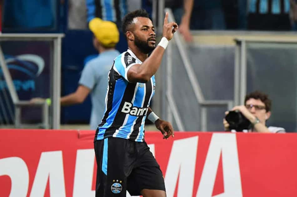 Números da Bola: Estatísticas de Fernandinho, provável reforço do Flamengo