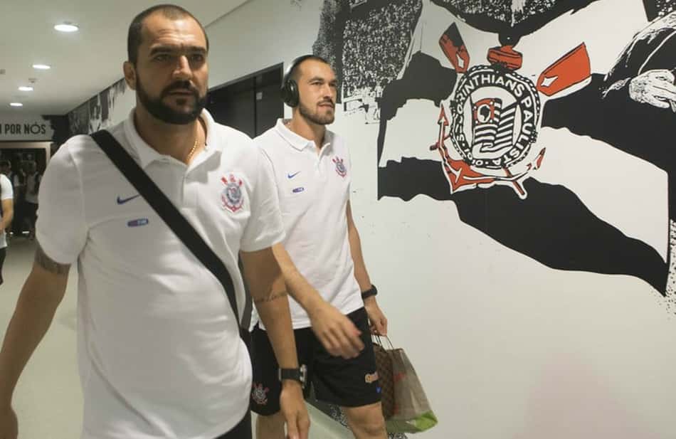 Cássio é liberado por razões pessoais e Tite escala Timão com 5 reservas