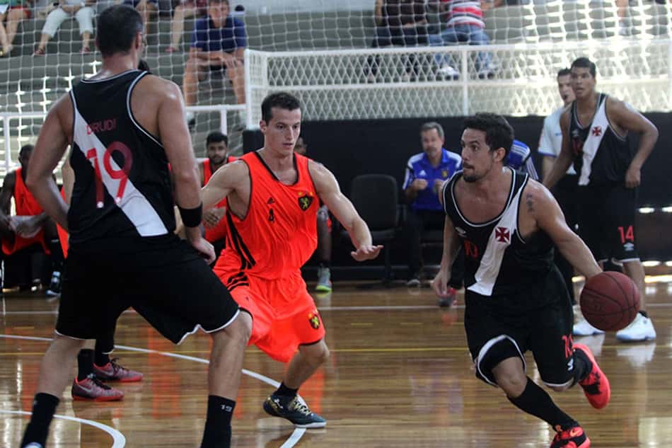 Basquete do Vasco vira sobre o Sport e vence a terceira na Liga Ouro