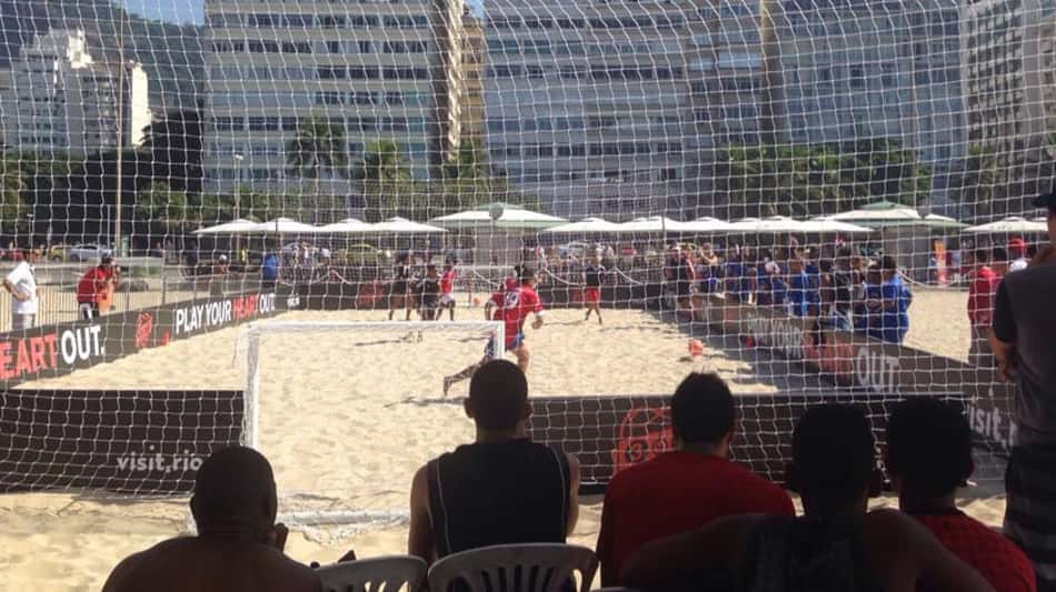 Manchester United reúne fãs brasileiros em Copacabana (Foto: Luiza Sá)