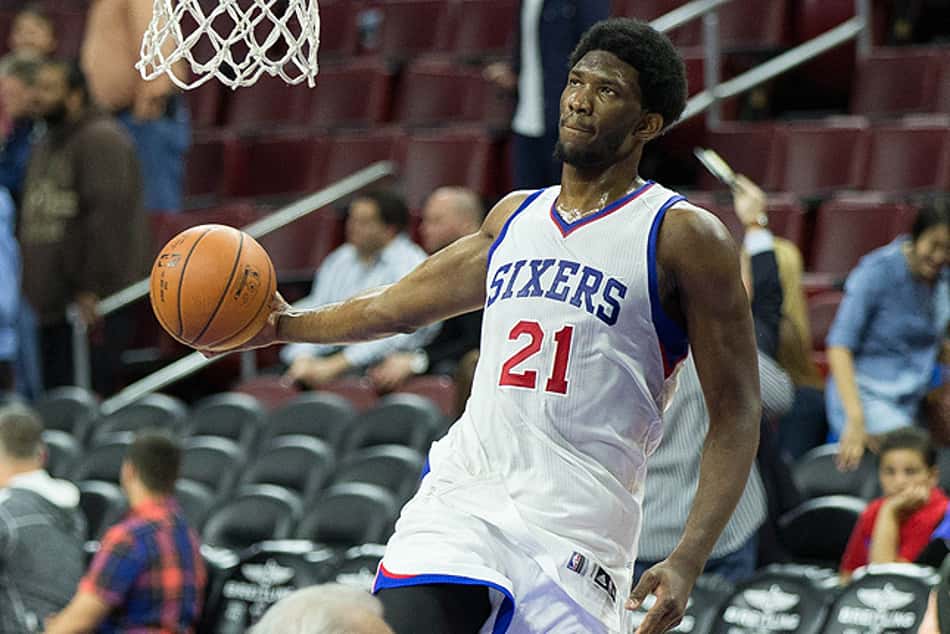 Fora de casa, Embiid comanda vitória do Sixers sobre o Celtics