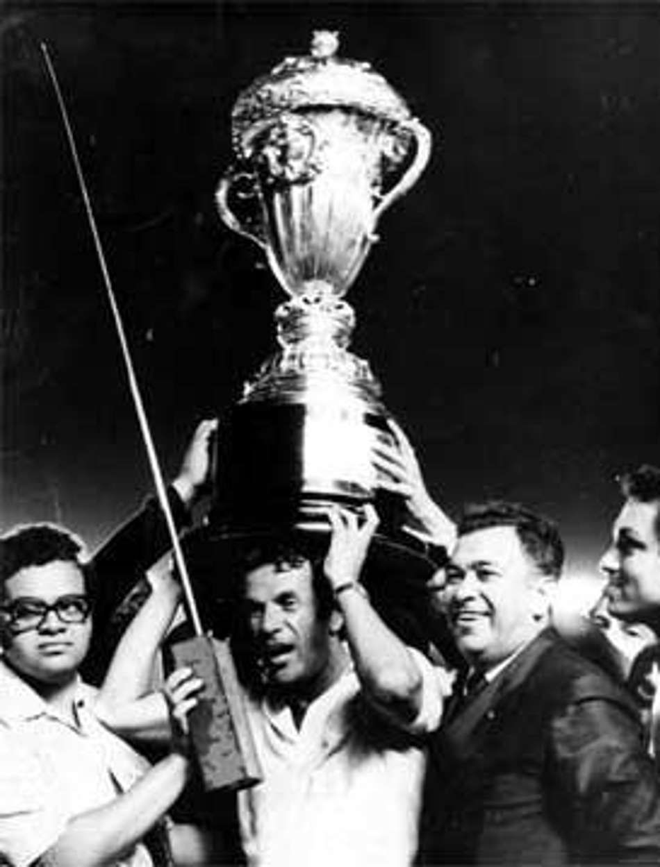 O Atlético-MG possui o maior jejum no Campeonato Brasileiro. O clube mineiro não vence a competição desde 1971, quando o torneio foi criado oficialmente. O Galo sempre brigou pelo caneco, mas não passou de alguns vices-campeonatos nesses 47 anos.