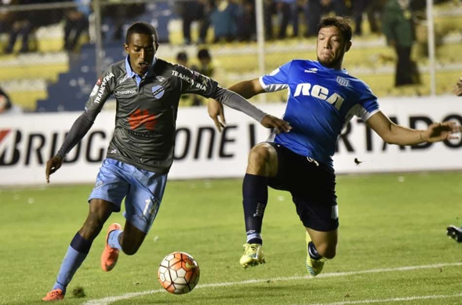 Na altitude, Racing empata com o Bolívar e avança na Libertadores