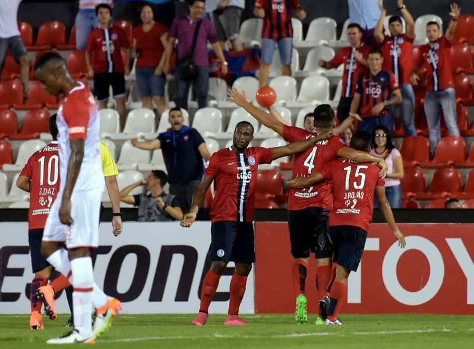 Em jogo quente, Cerro Porteño vence Santa Fé e avança na Libertadores