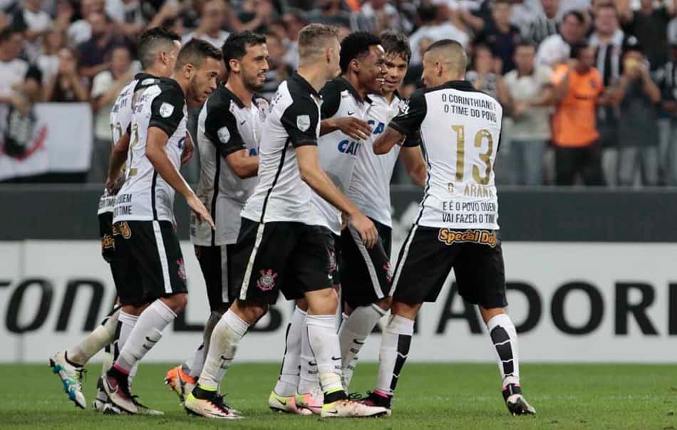 Só 'zebra' tira o Nacional do caminho do Corinthians nas oitavas da Liberta