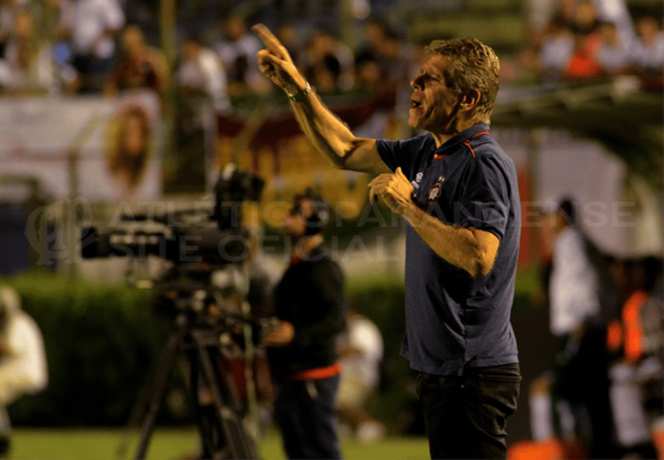 Atlético-PR tenta esquecer vice e promete focar no Paranaense: "Não vamos nos abater"