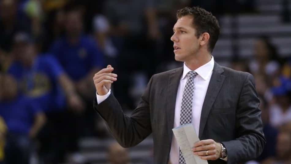 Luke Walton não é mais técnico do Kings