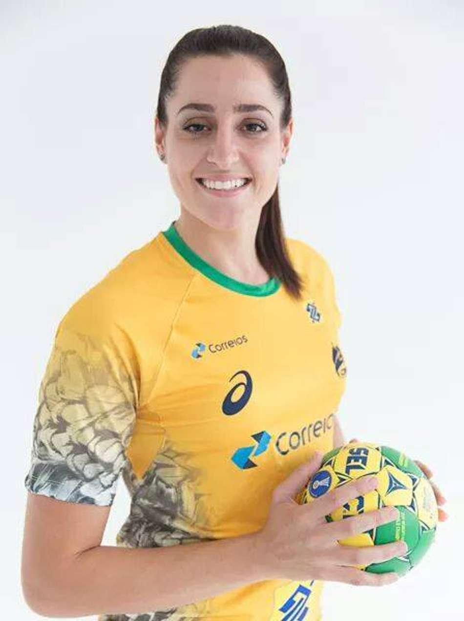 Duda Amorim, eleita Melhor Jogadora de Handebol do Mundo em 2014 / Foto: página da atleta