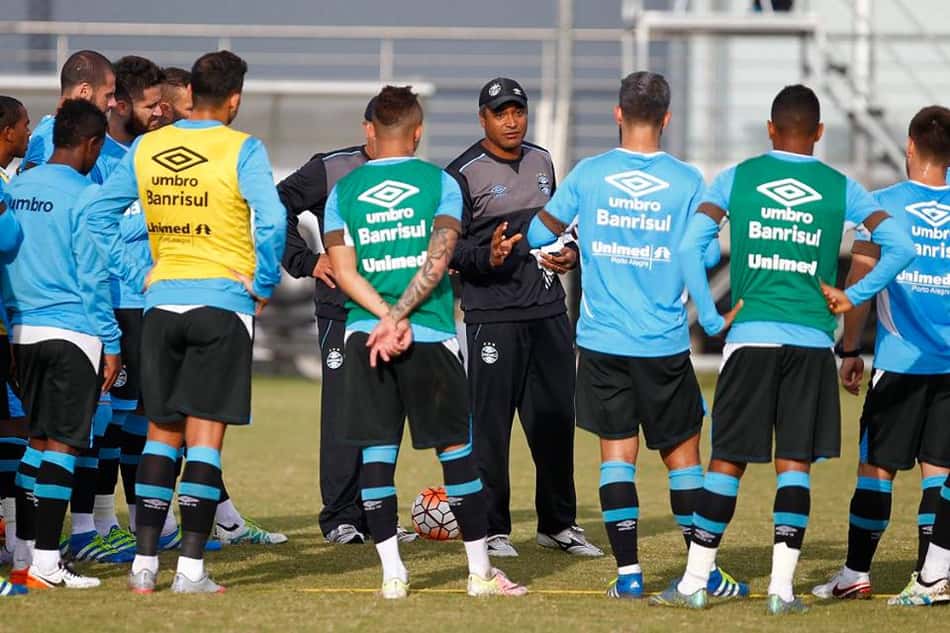 Grêmio deve ter surpresa na defesa para o jogo contra o Rosario