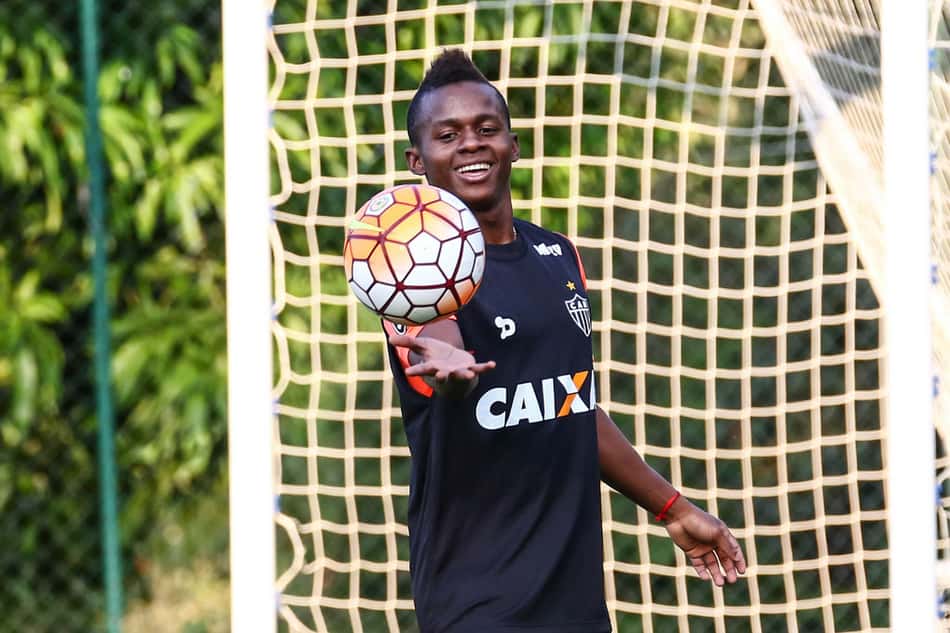 Diego Aguirre elogia equatoriano: "É o Cazares que eu quero no Atlético"
