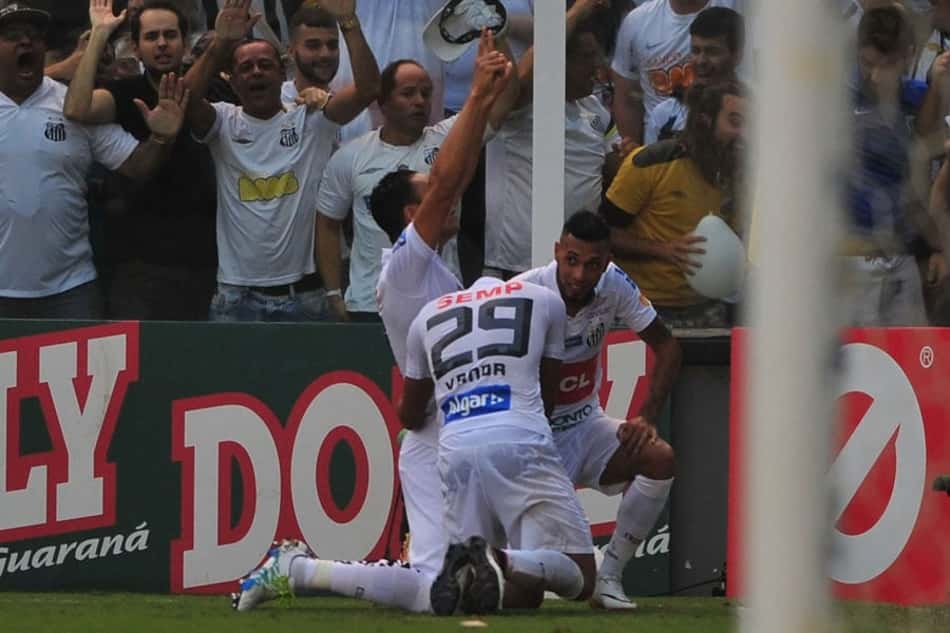 Ricardo Oliveira comemora com companheiros 