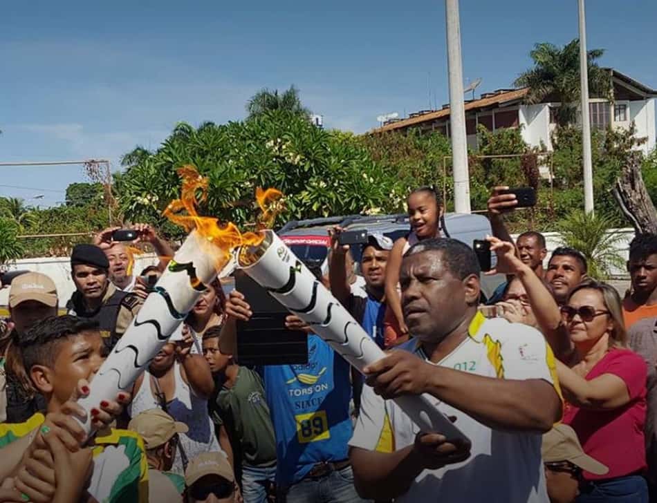 Luiz Henrique e a emoção de carregar a tocha olímpica: 'Nem quando jogava pelo Fla tirei tanta foto'
