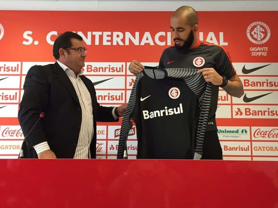 Danilo Fernandes define chegada ao Inter como 'sonho' e vê peso em substituir Alisson