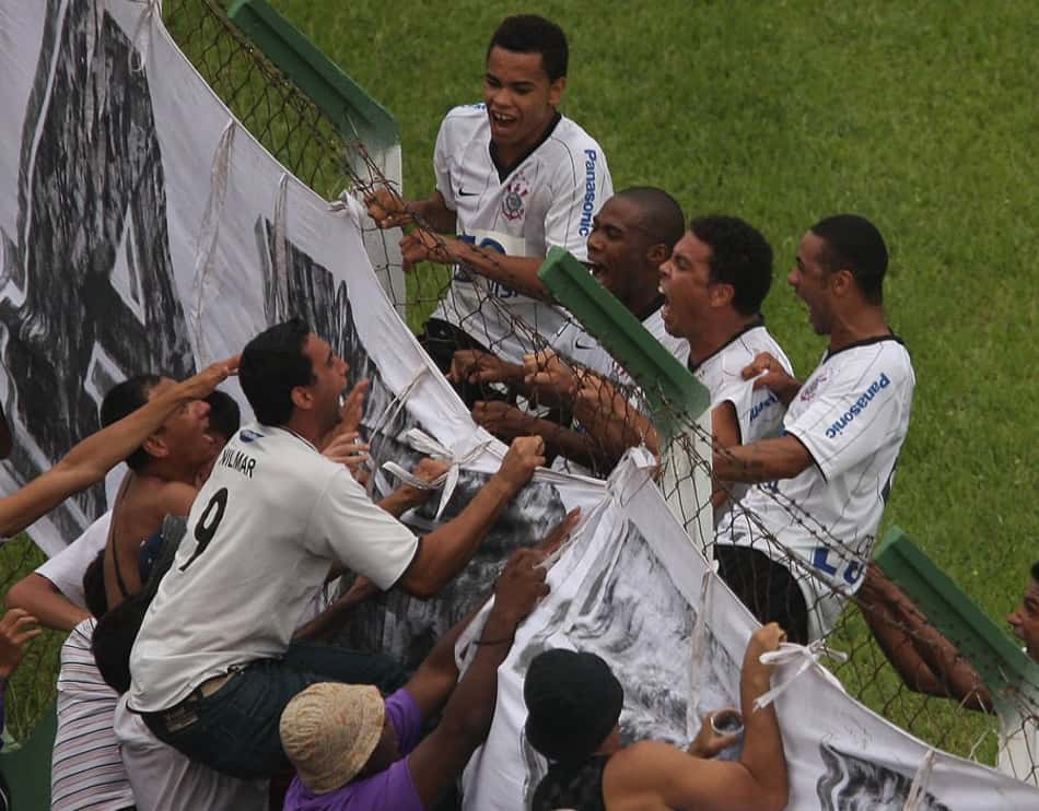 Após caso do Morumbi: relembre outros acidentes em estádios no país