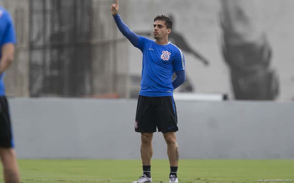 STJD libera, e Fagner pode jogar pelo Corinthians contra o Grêmio domingo