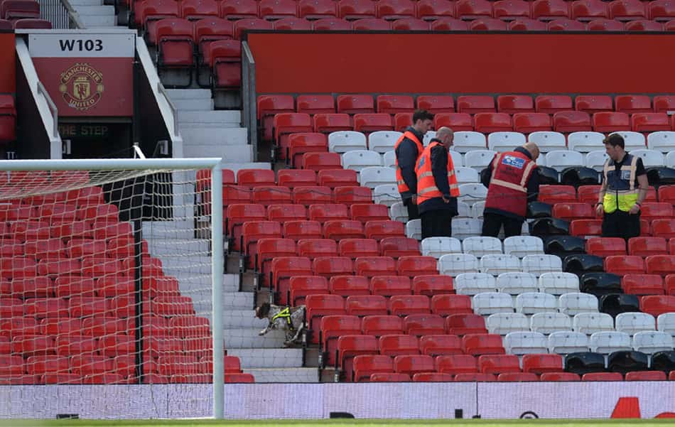 Jogo do United é adiado após 'pacote suspeito' ser achado no estádio