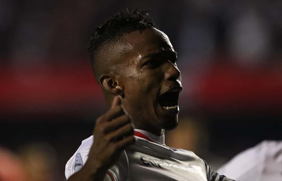 Thiago Mendes em jogo