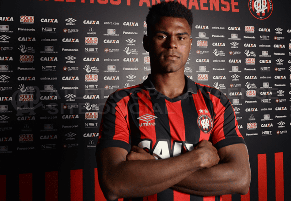 Atlético-PR acerta com zagueiro Wanderson, mas "perde" volante Jadson
