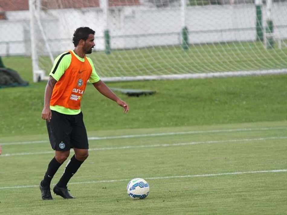 Ex-Coritiba, Leandro Silva deve ser anunciado no Paraná nesta semana
