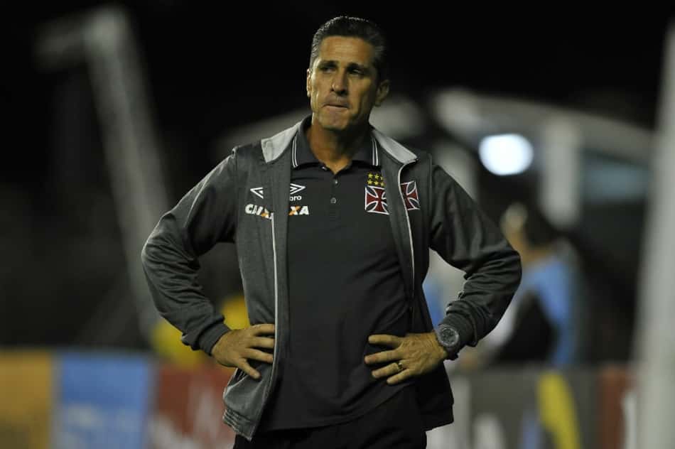 Depois de sufoco, Jorginho cobra atenção para sequência no Vasco