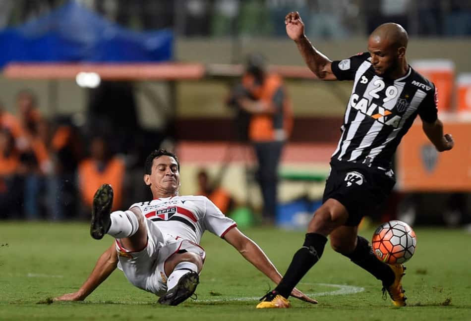 Mesmo com derrota, São Paulo está nas semifinais da Libertadores 