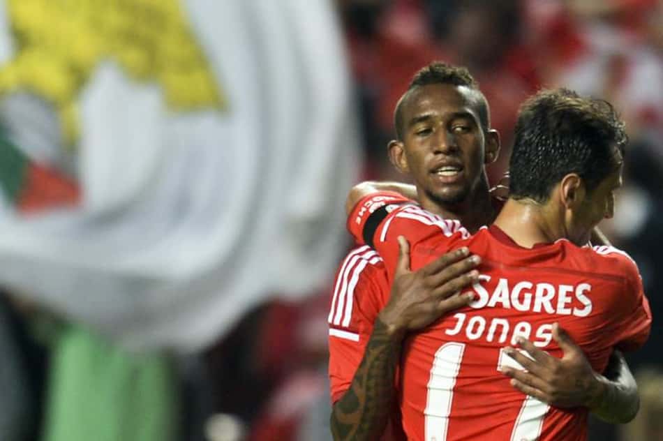 Benfica quer vender Jonas e Talisca para a China e levar R$ 200 milhões