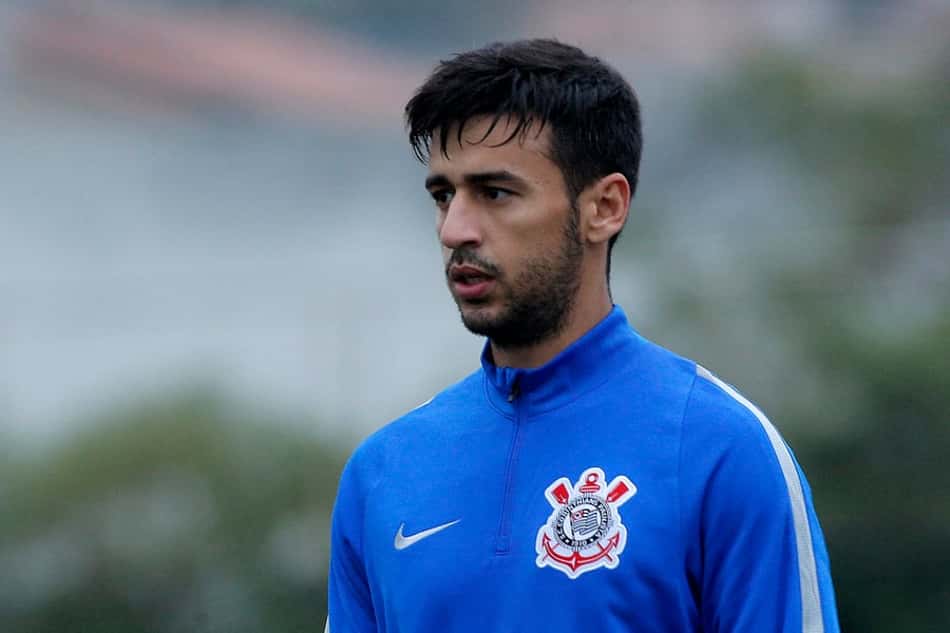 Treino do Timão tem 'estreia' e teste no ataque: Romero no lugar de André