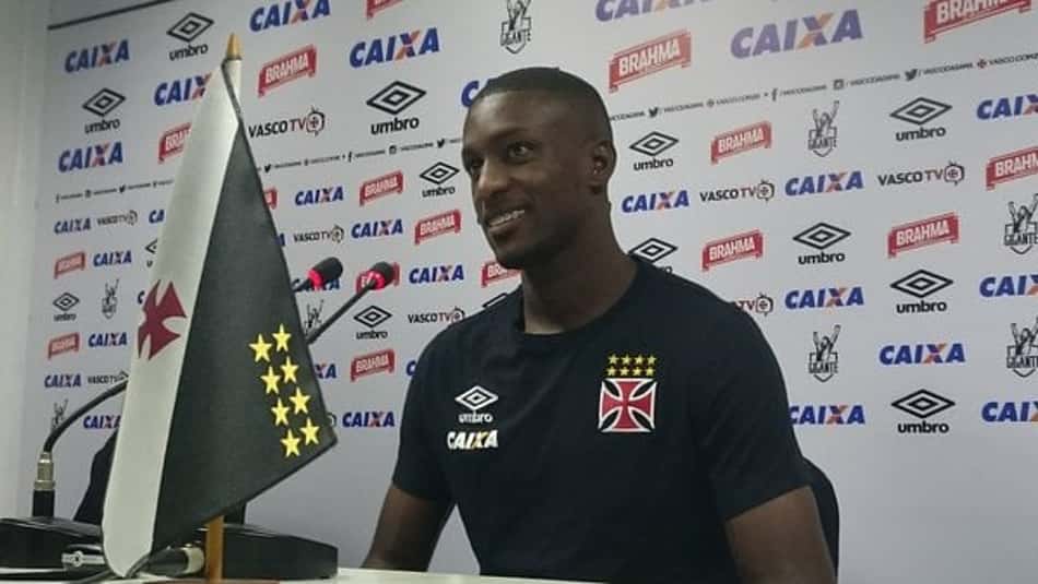 William Oliveira é liberado para se casar e desfalca o Vasco neste sábado