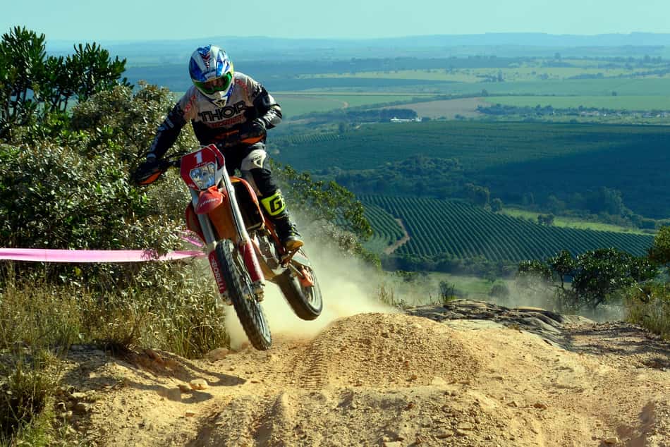 Pilotos percorrem trilhas de Santa Catarina pelo Brasileiro de Enduro FIM