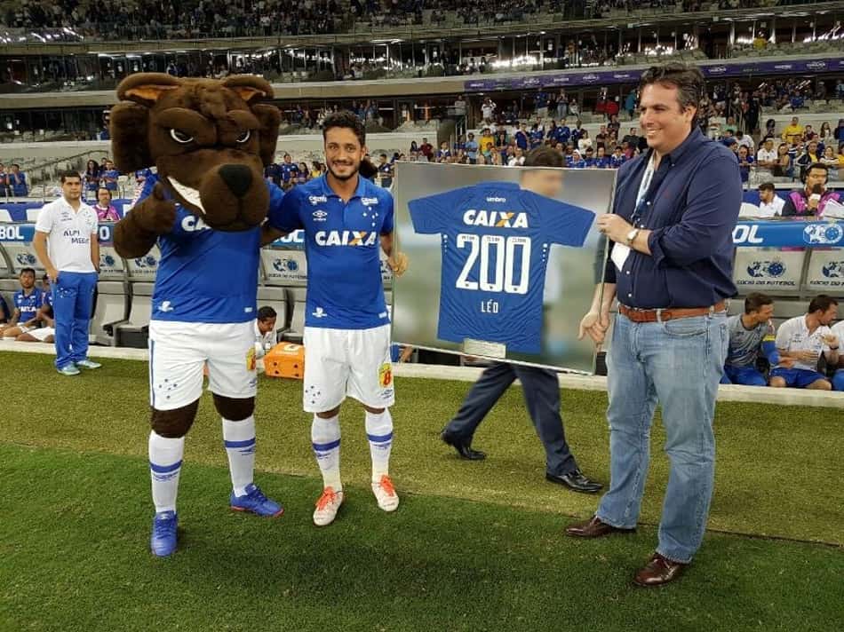 Agente ratifica acordo com Cruzeiro, mas Léo adota cautela no assunto