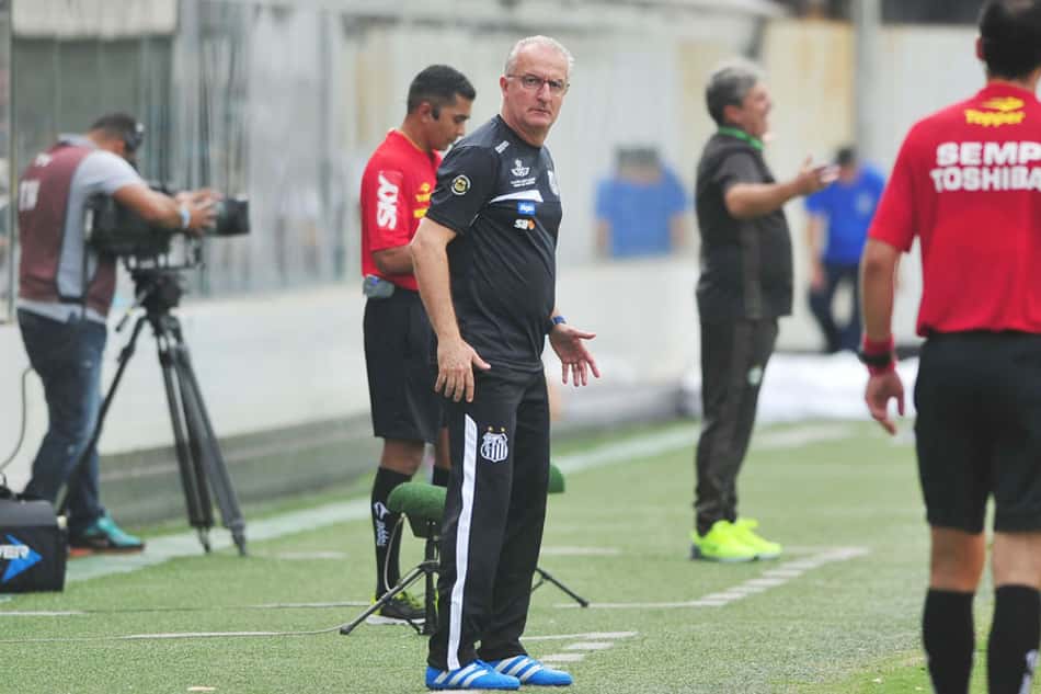 Confira imagens de Santos 2 x 1 Coritiba, na Vila Belmiro 