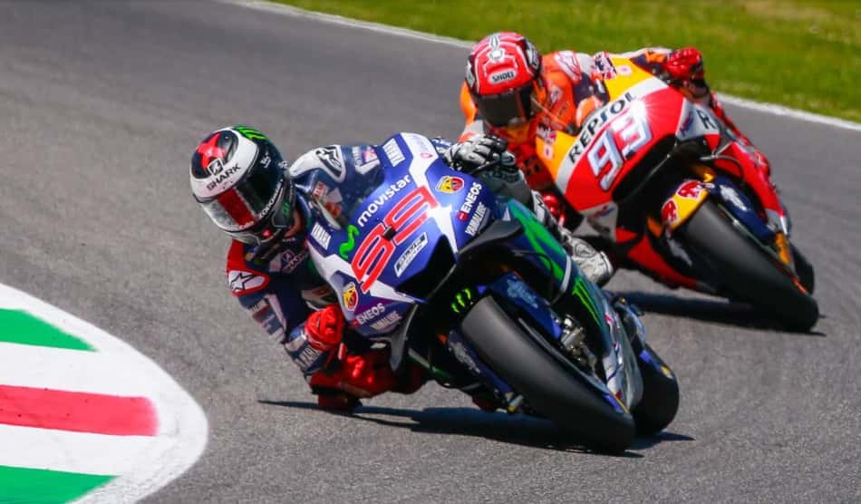 Lorenzo e Marc Márquez brigaram pela primeira colocação até o fim da prova