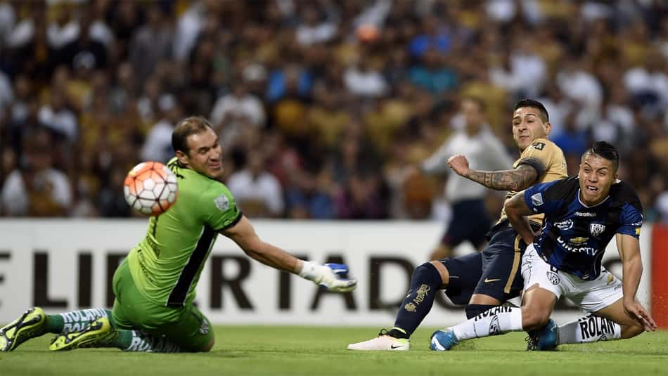 Zagueiro pretendido pelo Fla põe Del Valle na semifinal da Libertadores
