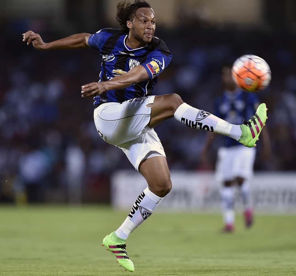 Atlético-MG procura zagueiro de adversário em grupo da Libertadores