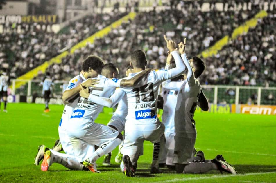 Confira imagens de Figueirense 2 x 2 Santos&nbsp;
