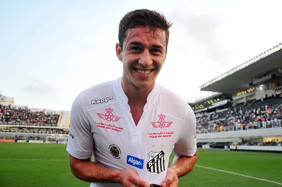 Santos dá venda de Ronaldo Mendes como certa e pode lucrar R$ 1 milhão