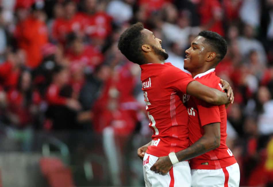 Inter joga para o gasto, mas vence Sport e sobe para o segundo lugar