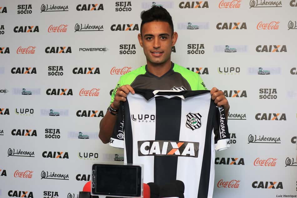 Ex-Grêmio, Werley é apresentado no Figueirense: 'Estou à disposição'