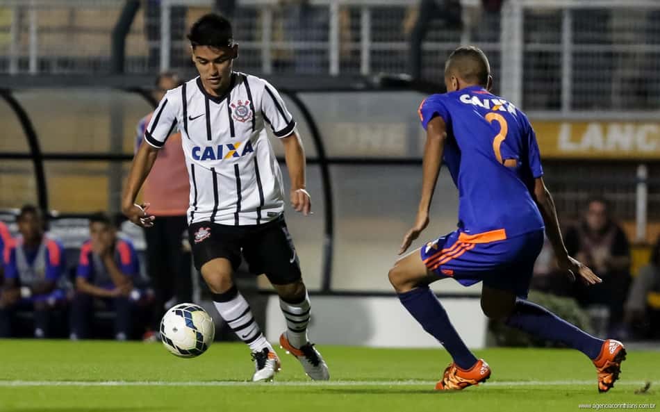 Destaque em título sub-17 do Timão, Fabricio revela sonho: jogar na Arena