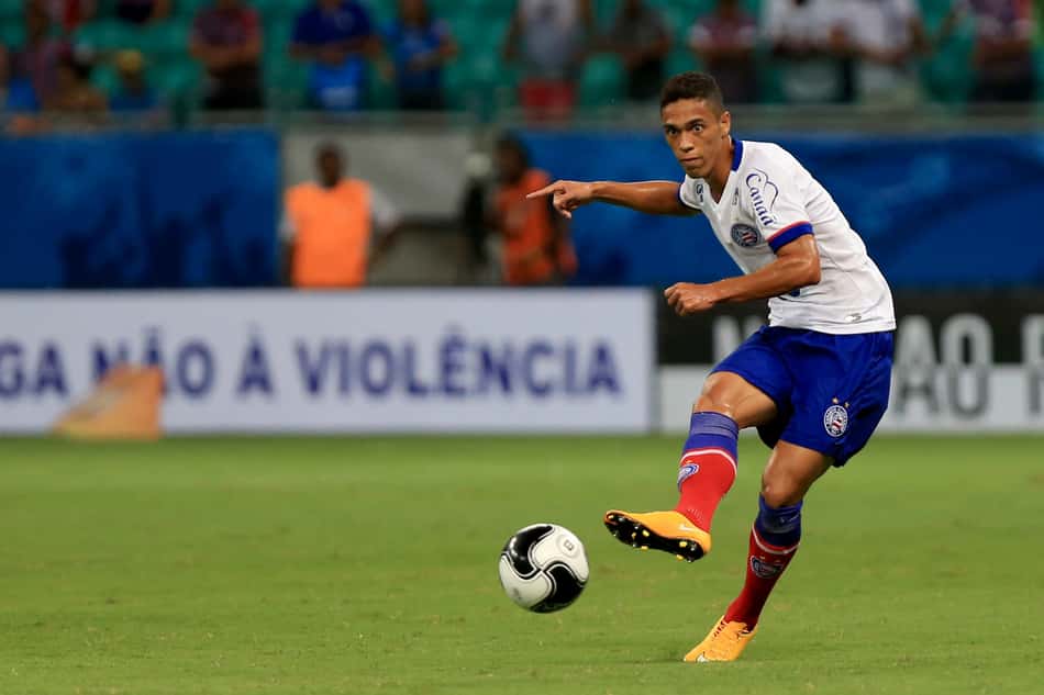 Antes da partida contra o Paysandu, zagueiro celebra números pelo Bahia
