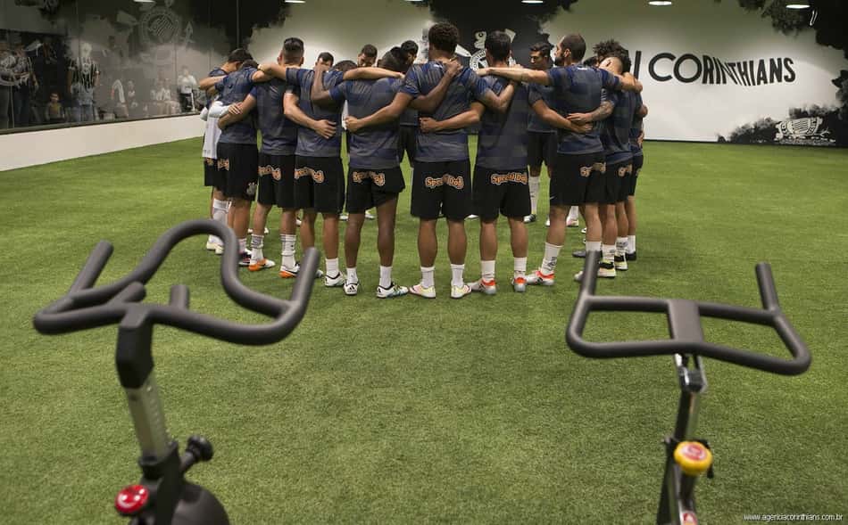 Herói do clássico, Giovanni Augusto alerta para desgaste e 'armadilha'