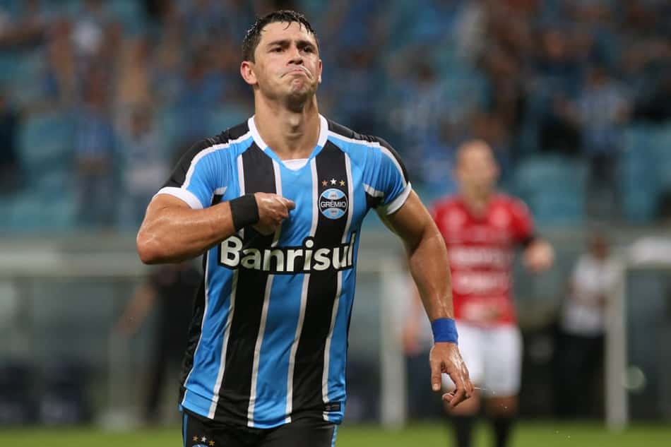 Grêmio está perto de fechar venda de Giuliano para o Zenit, da Rússia