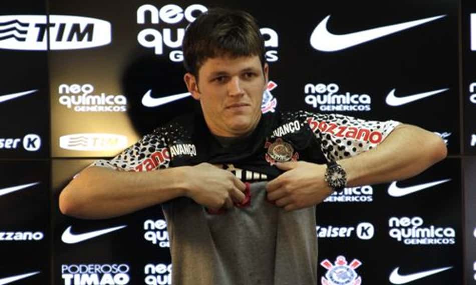 Goleiro Renan, que custou R$ 5 milhões, deixou Corinthians na última segunda tendo jogado apenas cinco partidas oficiais 