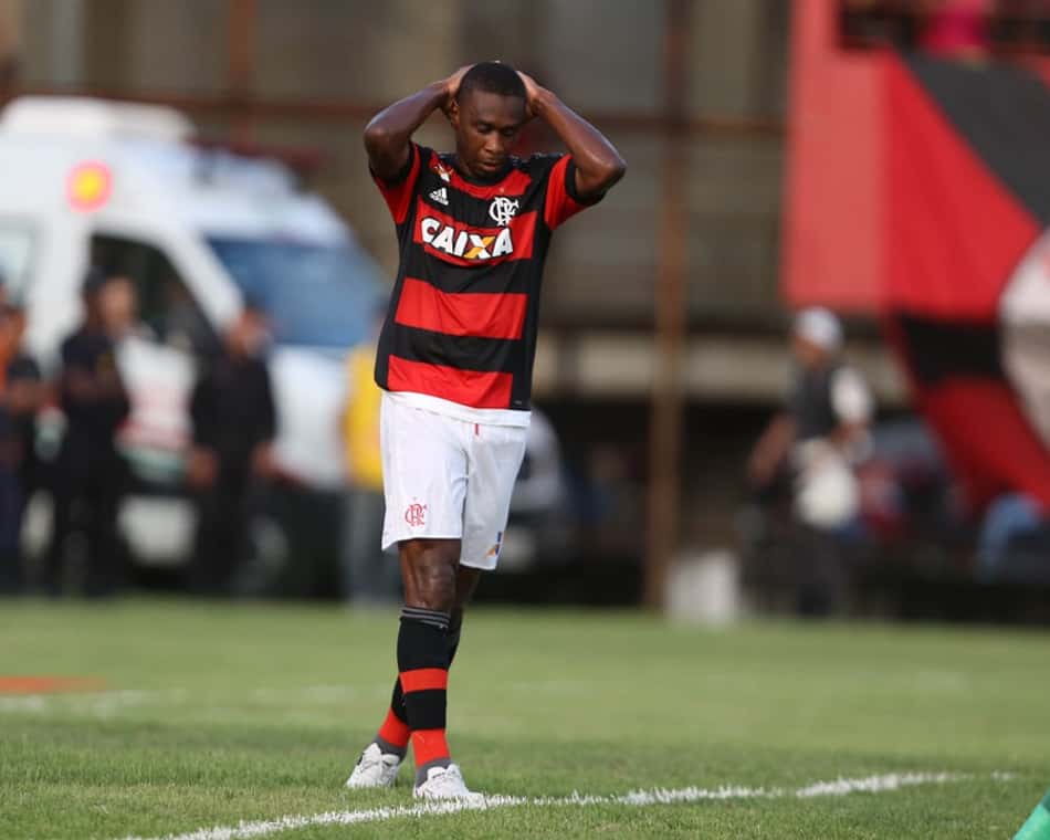 Juan durante jogo do Flamengo<br> 