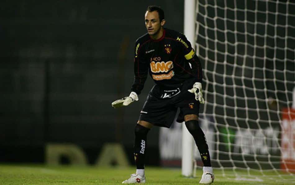 Magrão está fora do jogo contra o Vitória por dores na coxa