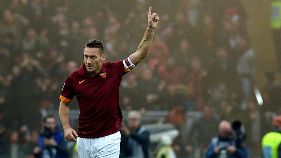 Totti critica transferências de Pjanic e Higuaín: 'Eles seguem o dinheiro'